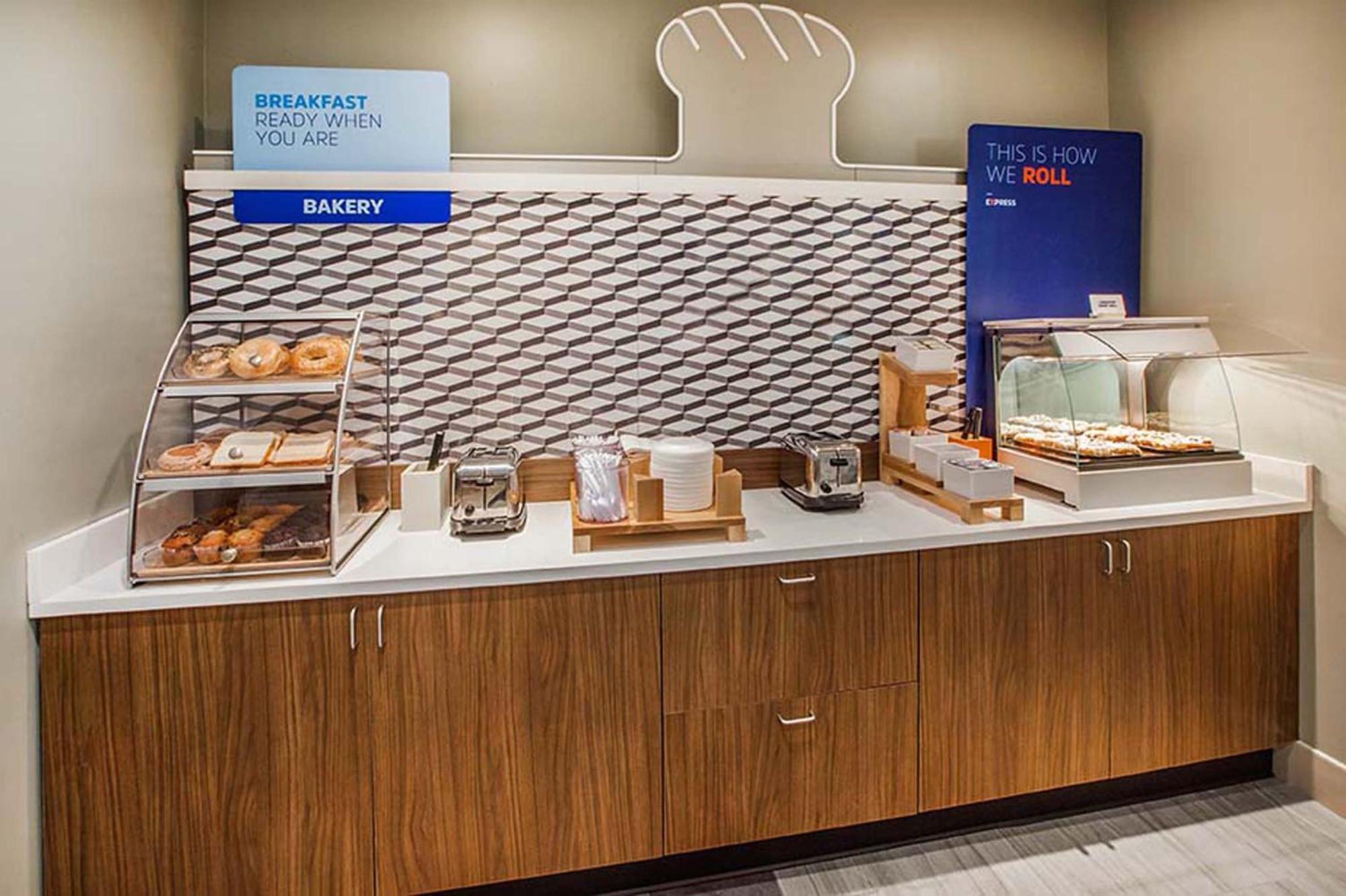 Holiday Inn Express & Suites - Toronto Airport South By Ihg Kültér fotó