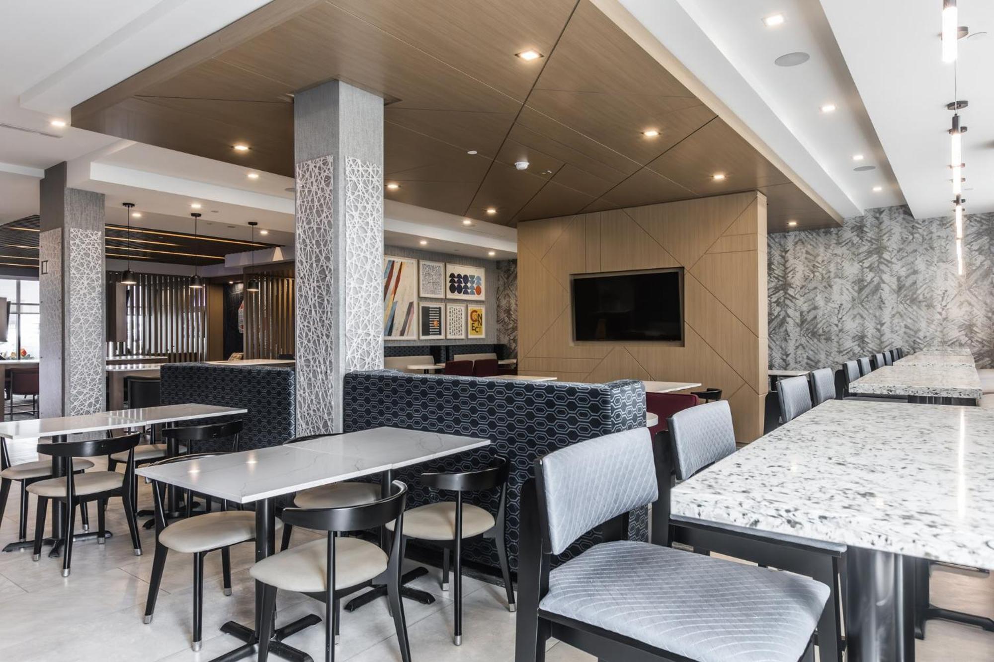 Holiday Inn Express & Suites - Toronto Airport South By Ihg Kültér fotó