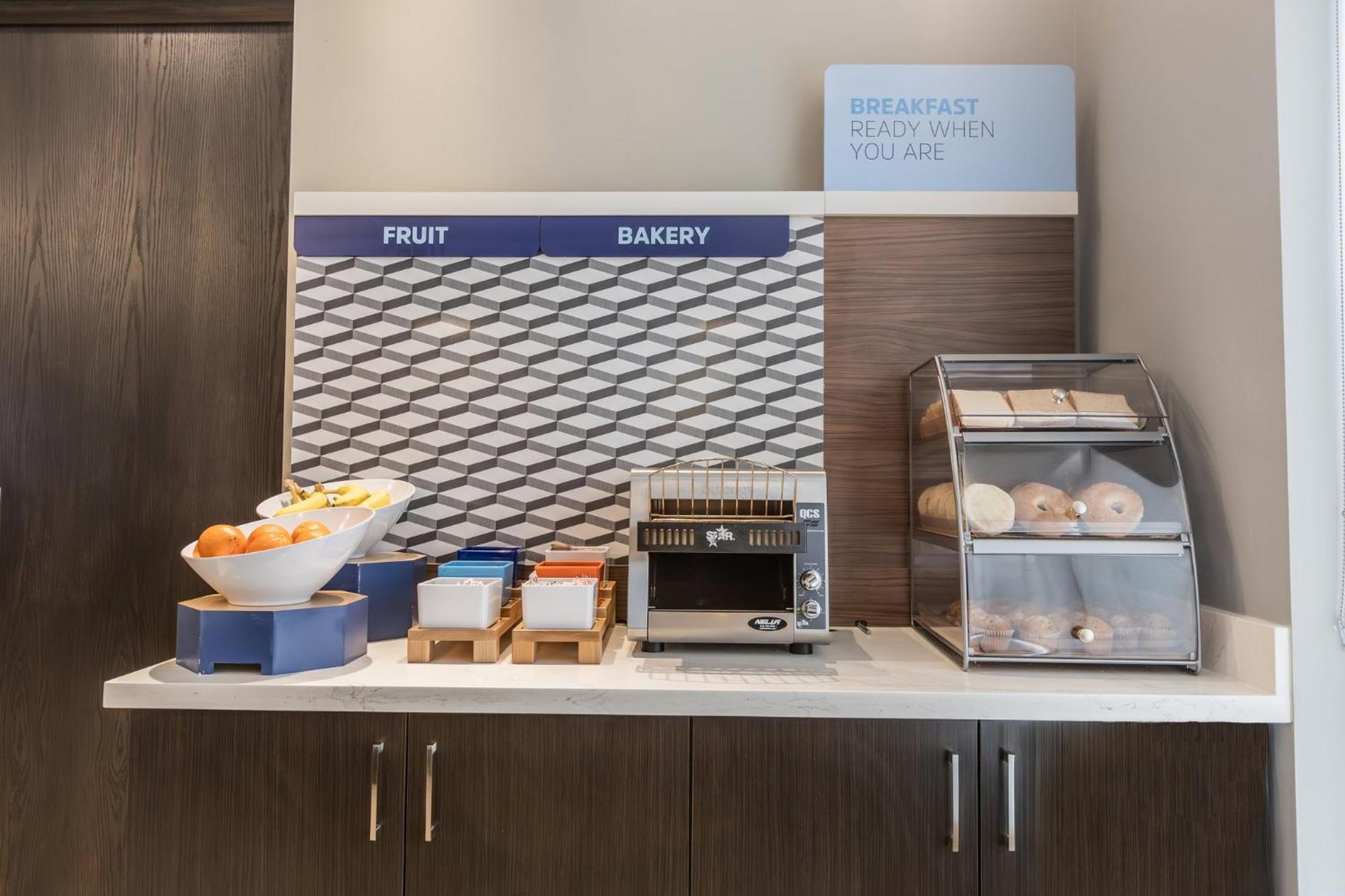 Holiday Inn Express & Suites - Toronto Airport South By Ihg Kültér fotó
